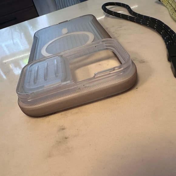 Tech21 FlexMax iPhone 14 Pro case with camera lens protector - Picture 10 of 10